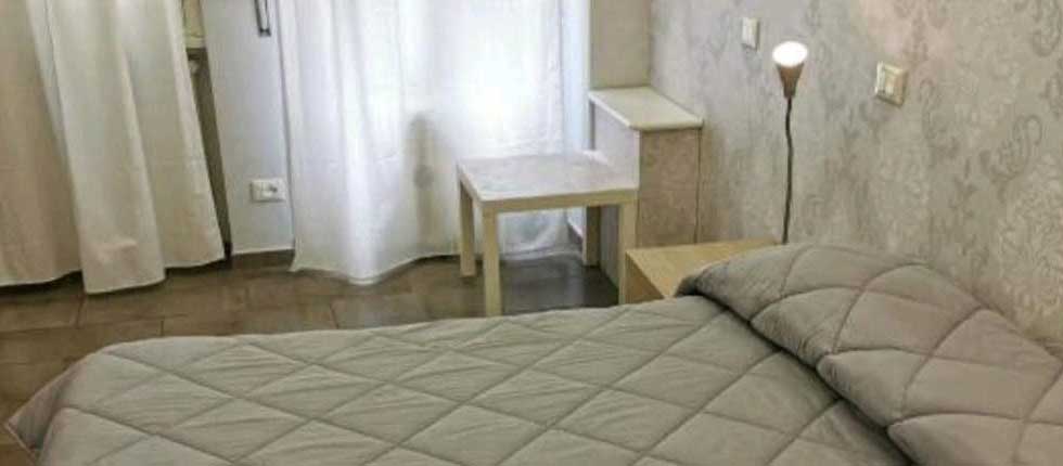 B&B dove dormire vicino la fiera di Roma. Bed and Breakfast zona Piramide camera da letto con bagno riscaldamento e aria condizionata